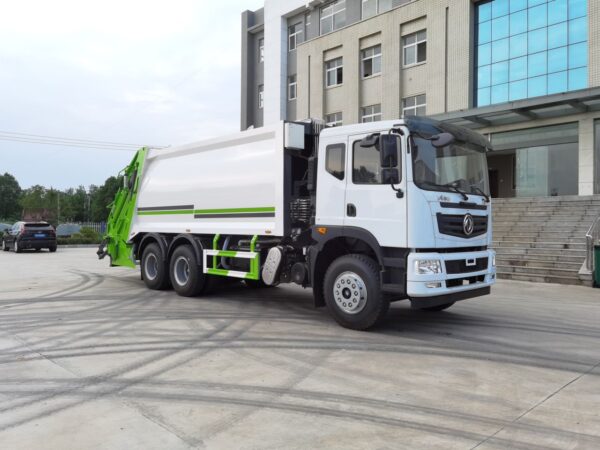 Rear loading compactor garbage trucks